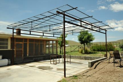 Bunkhouse Trellis